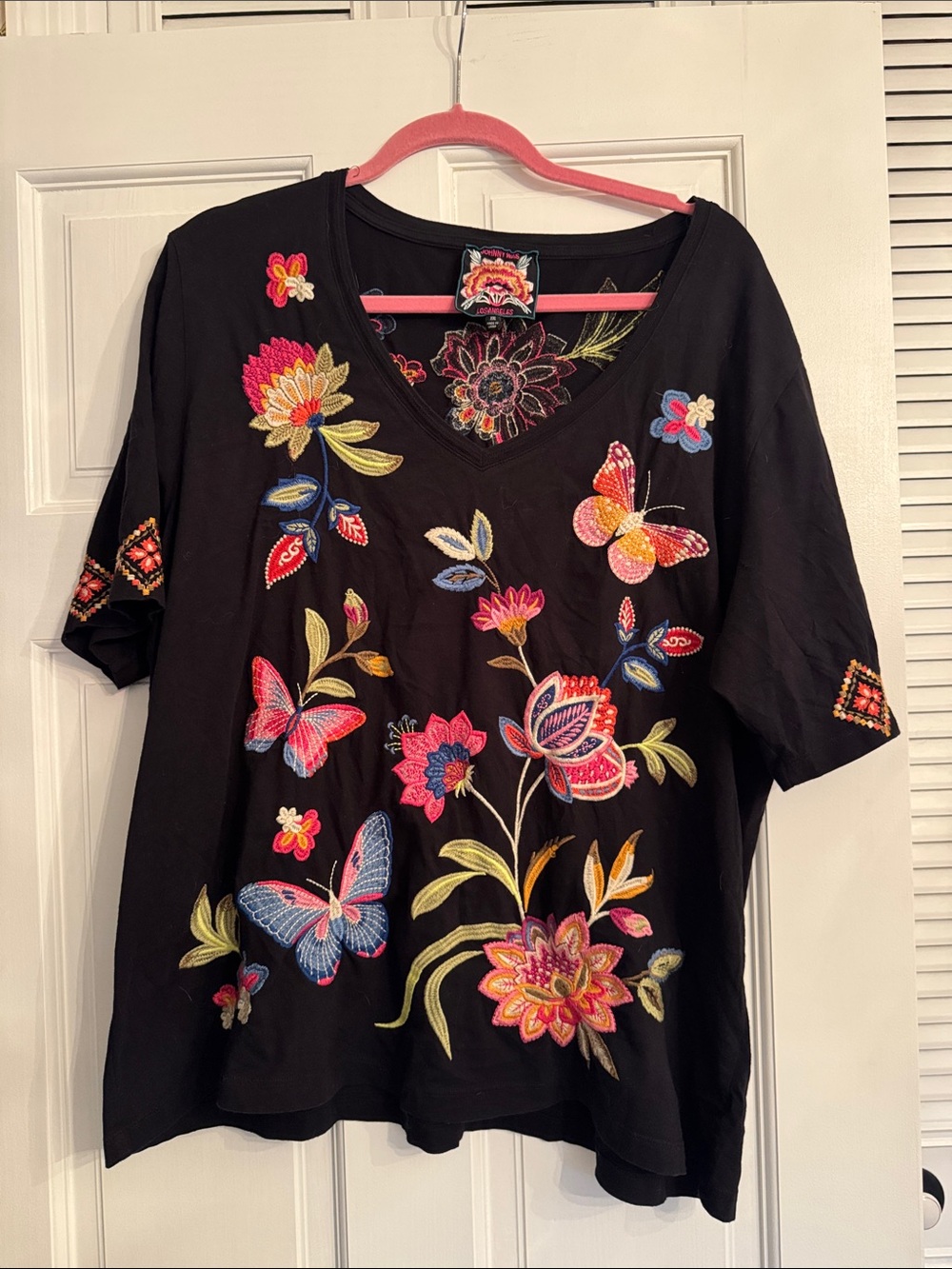 JOHNNY WAS RAW HEM V‑NECK TEE‑ KARIME XXL